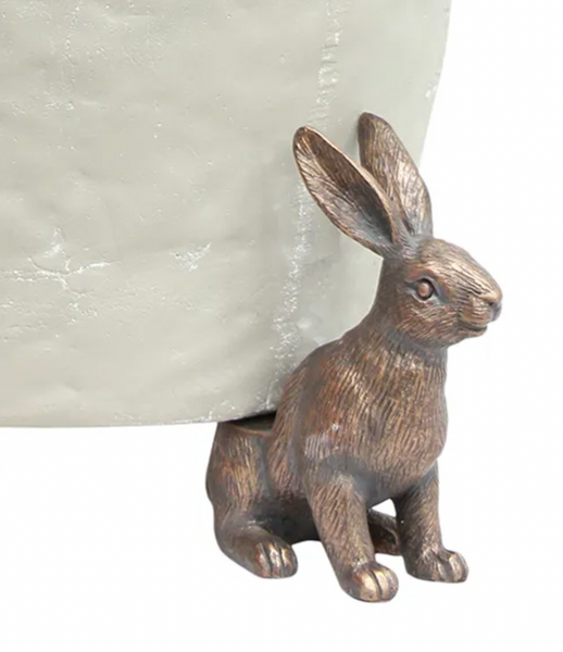 Hare pot stands